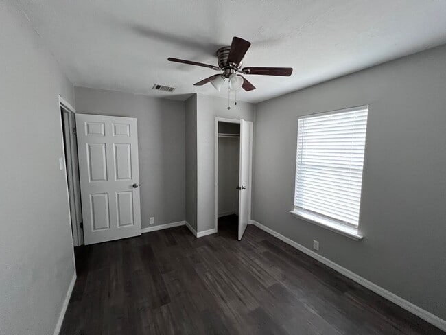 Building Photo - Wheatley Heights