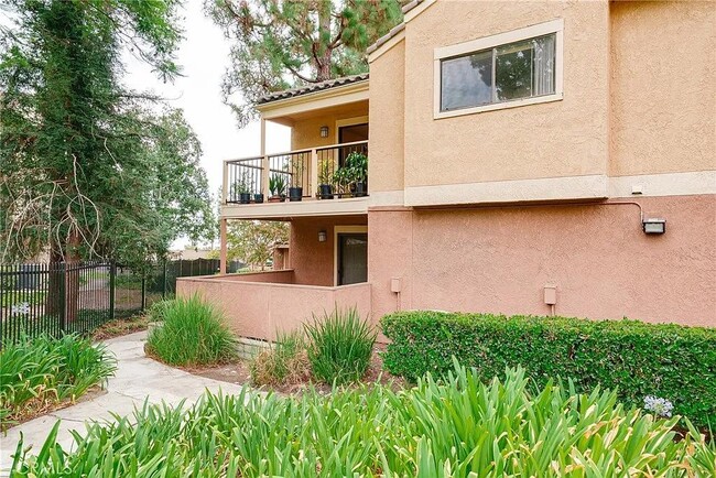 Building Photo - 10655 Lemon Ave