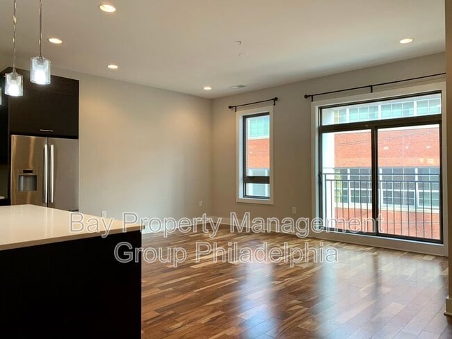 Building Photo - 842 N American St