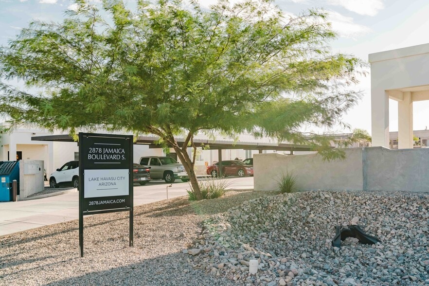 Building Photo - 2878 Jamaica Blvd S