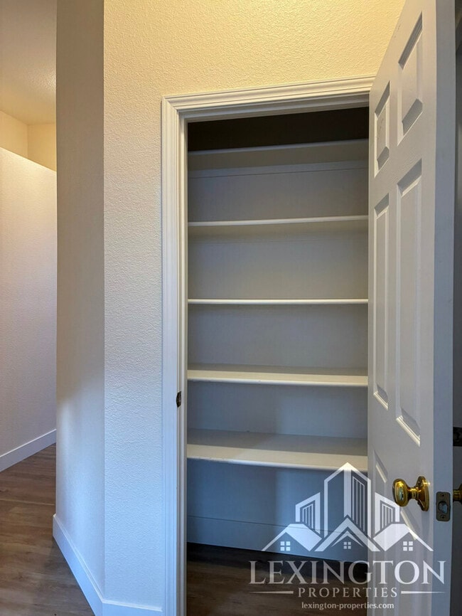 Building Photo - Beautifully updated, 3BD/2BA+office, Home in Rocklin – off Stanford Ranch Rd. near Willard Park