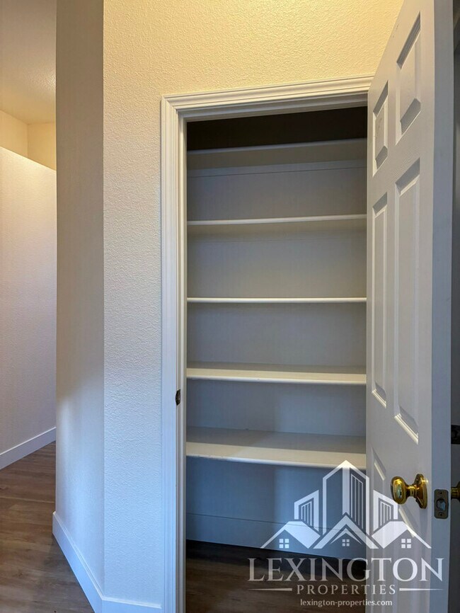 Building Photo - Beautifully Updated, 3BD+office/2BA, Single-Story Home in Rocklin – Off Stanford Ranch Rd., Near ...