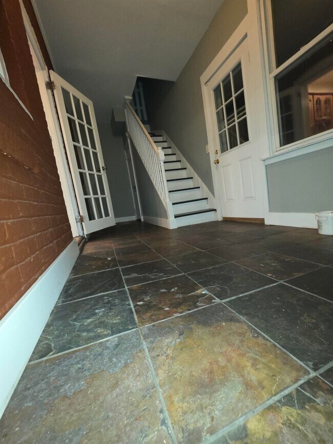 Building Photo - 365 Avenue A