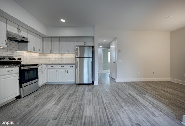 Building Photo - 19520 Village Walk Dr