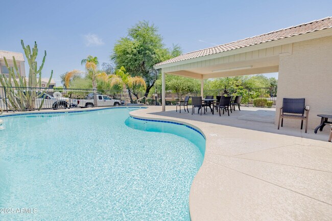 Building Photo - 2723 E Schiliro Cir