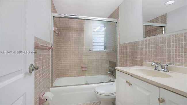 Building Photo - 1340 Lincoln Rd