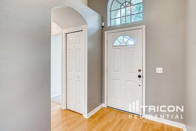 Building Photo - 125 Wornall Dr