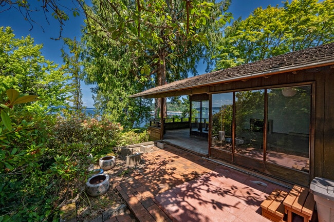 Building Photo - 9309 Fauntleroy Wy SW