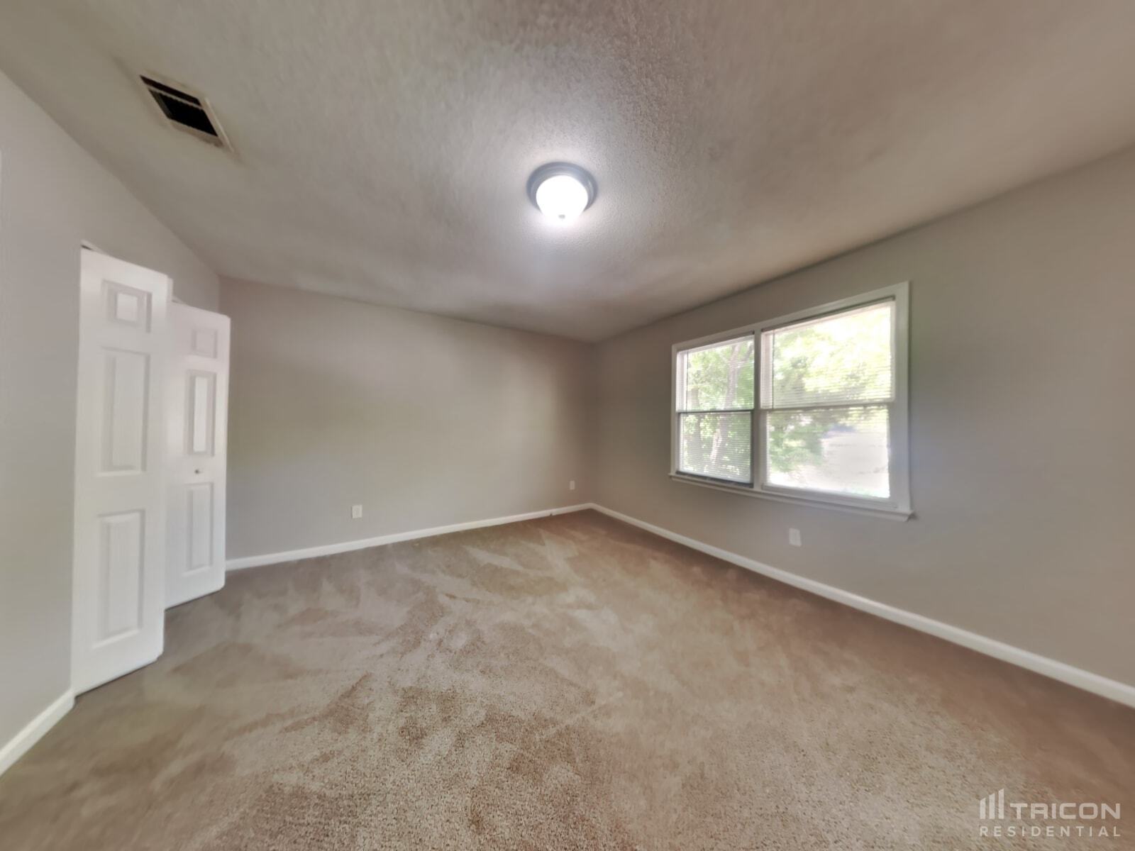 Building Photo - 1051 Park Creek Cir