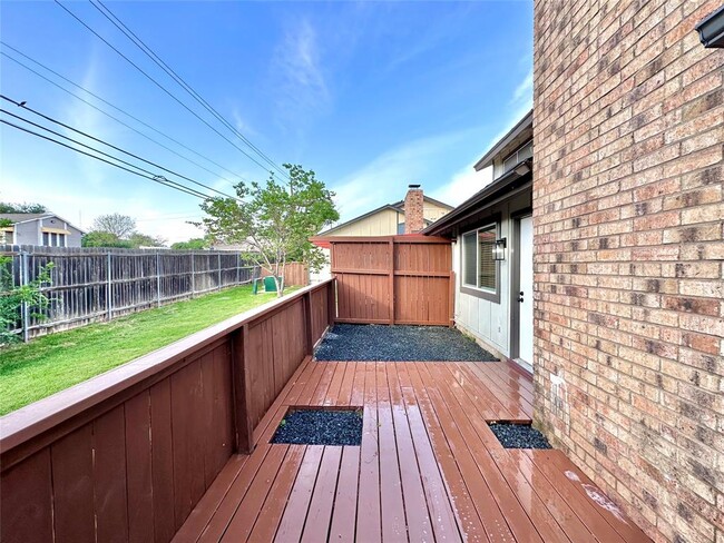 Building Photo - 1733 Harliquin Run