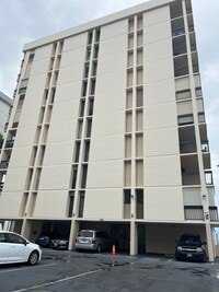 Building Photo - Makikilani Plaza Studio w/ 1 parking stall...