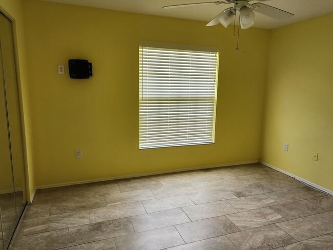 Building Photo - 6330 Green Oaks Cir
