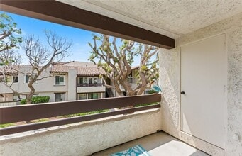 Building Photo - 21372 Brookhurst St