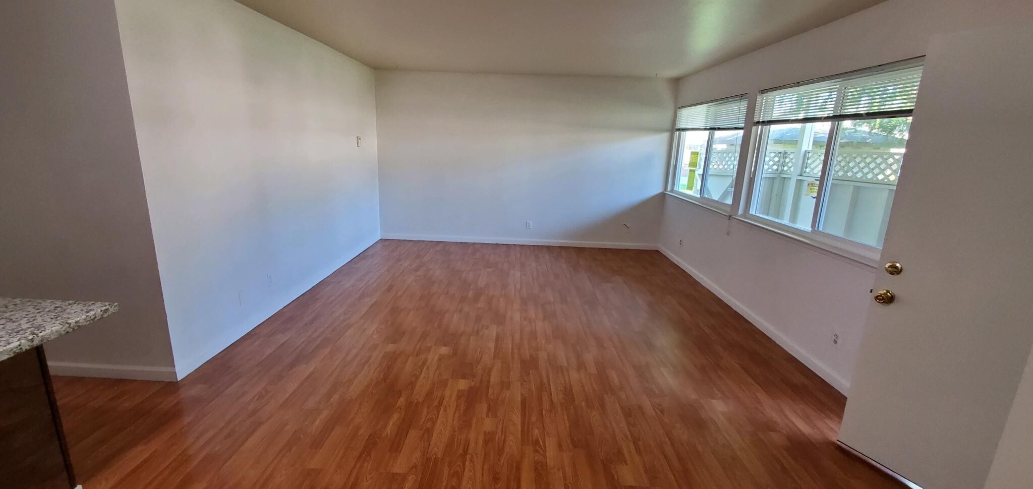 Building Photo - 4061 Park Center Ln