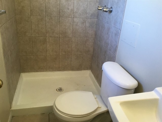 Building Photo - 7893 W Pasadena Ave