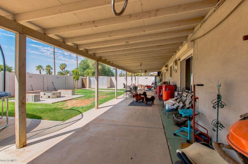 Building Photo - 6413 W Glenrosa Ave