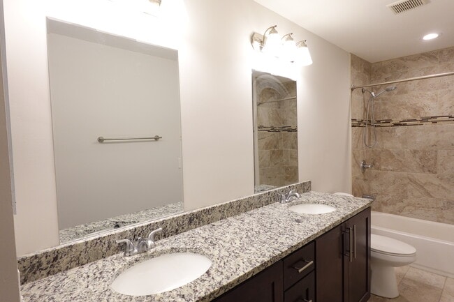 Building Photo - 881 Essex Cir