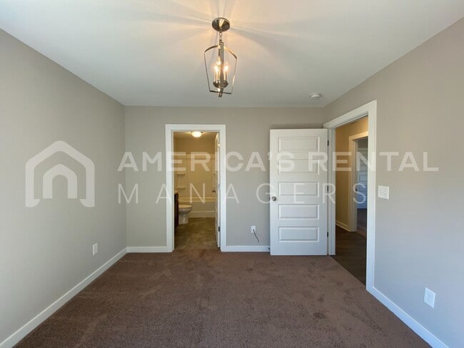 Building Photo - Home for Rent in Talladega, AL! View with 48 Hours Notice!