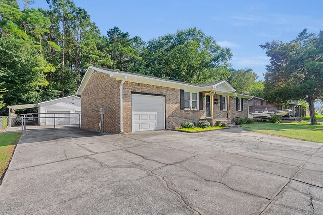 Building Photo - 529 W Grantham Rd
