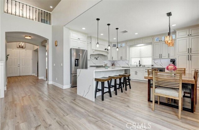 Building Photo - 575 Rembrandt Dr