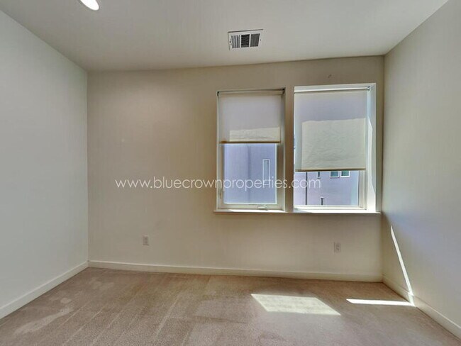 Building Photo - 1245 Gano St