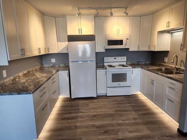 Primary Photo - Sunrise Apartments LLC 16 Unit