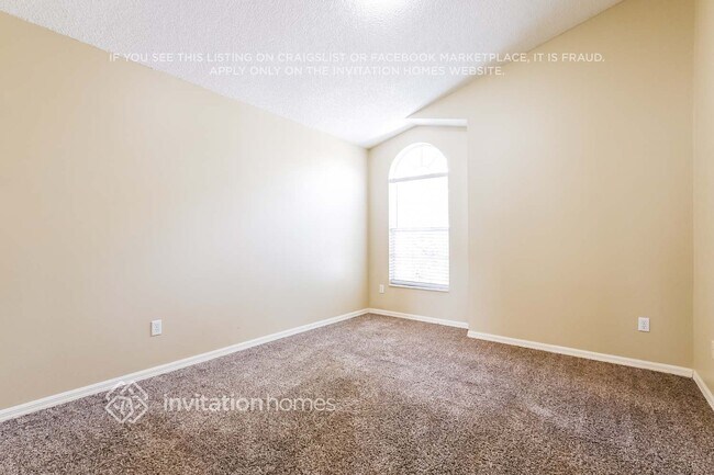 Building Photo - 13697 Crystal River Dr