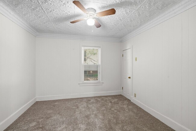 Building Photo - 1391 Worcester St