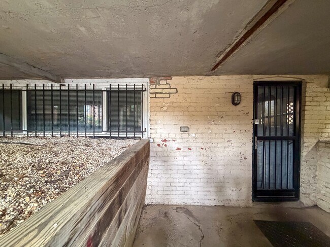 Building Photo - 1445 Clifton St NW