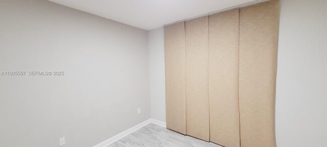 Building Photo - 471 NE 25th St