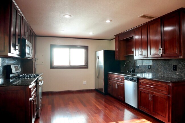 Building Photo - 35754 Mission Blvd