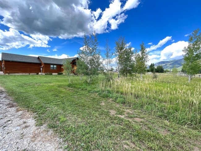 Building Photo - 211 Hoback Dr