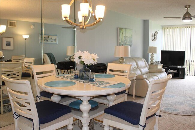 Building Photo - 1804 Mariner Dr