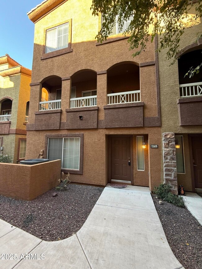 Building Photo - 1920 E Bell Rd