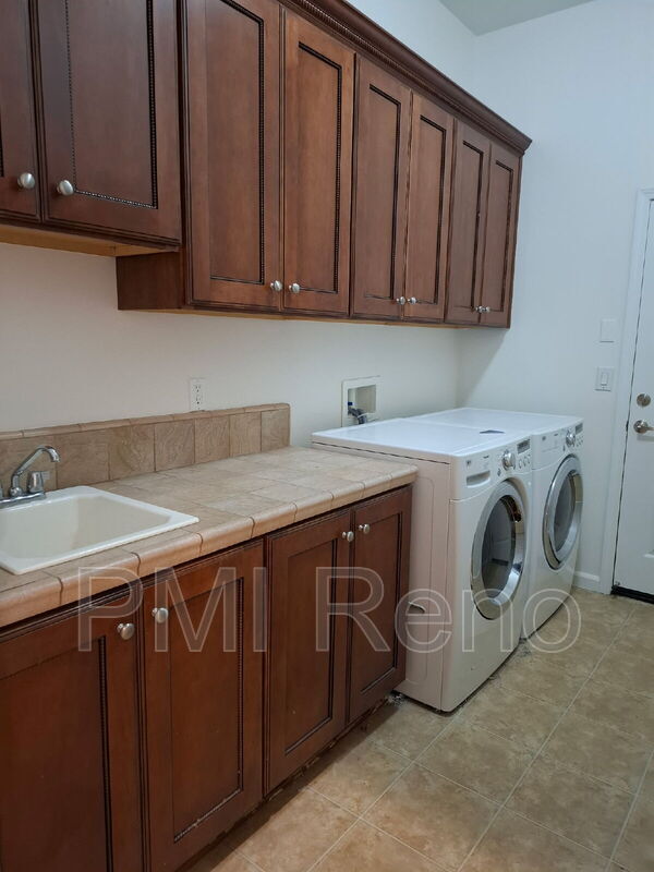 Building Photo - 5080 Rhine Wine Dr