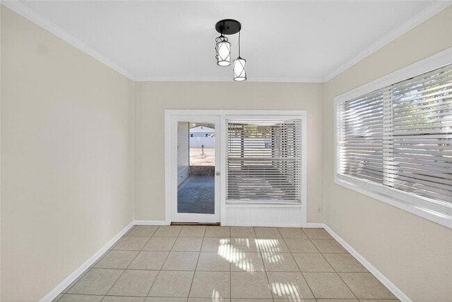 Building Photo - 311 NE 5th St