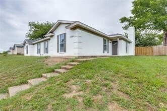 Building Photo - 7304 Vista Cliff Dr