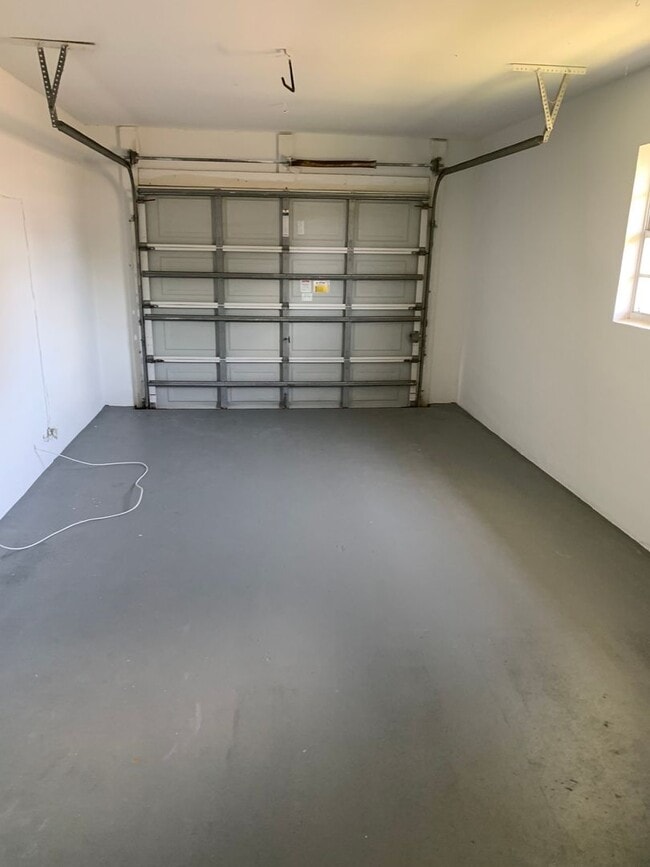Building Photo - PET FRIENDLY... 3/2/1 RENTAL HOUSE IN THE ...