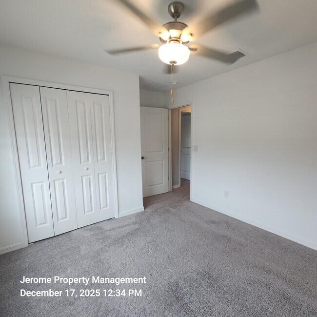 Building Photo - 2546 Leonia Ln