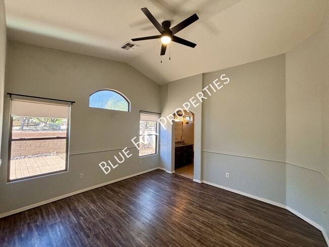 Building Photo - 308 E Camino Limon Verde