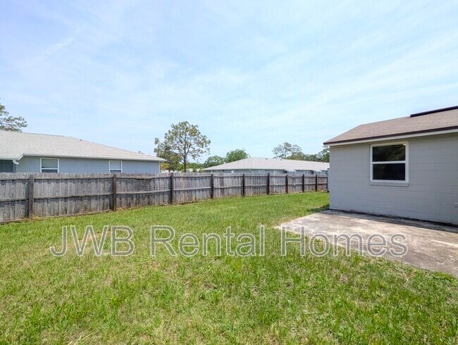 Building Photo - 5202 La Ventura Ct E