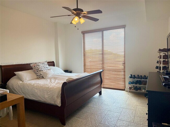 Building Photo - 8395 SW 73rd Ave