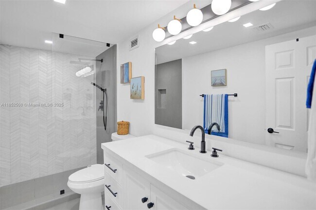 Building Photo - 2501 S Ocean Dr