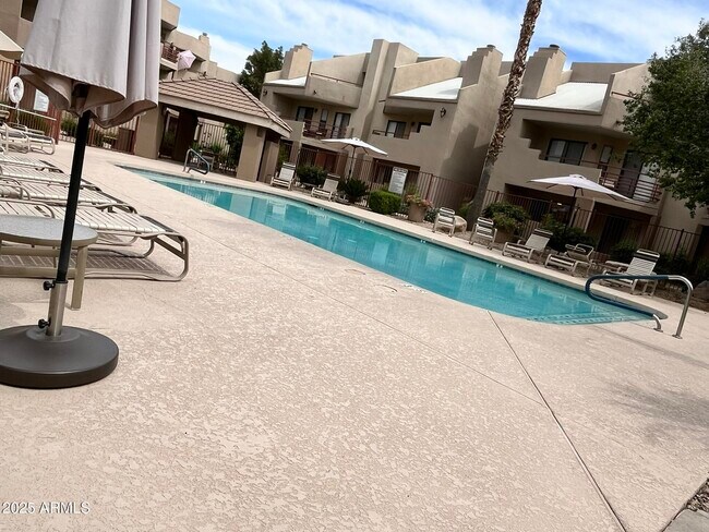 Building Photo - 4850 E Desert Cove Ave