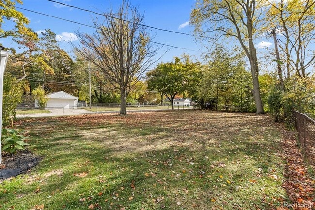 Building Photo - 1203 Hickory Ave