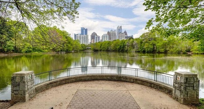 Building Photo - 1026 St Charles Ave NE