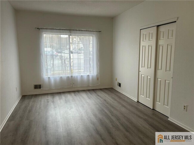 Building Photo - 65 Wentworth Rd