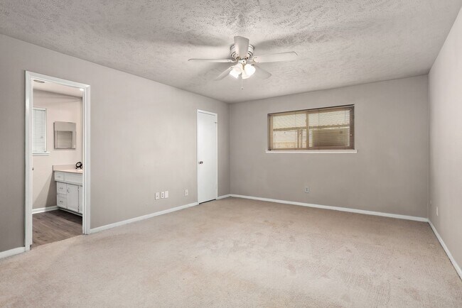 Building Photo - 11111 Sagepike Cir