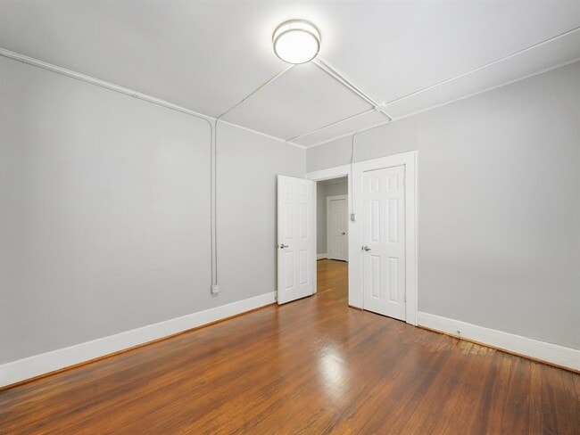 Building Photo - 2411 Dunlavy St