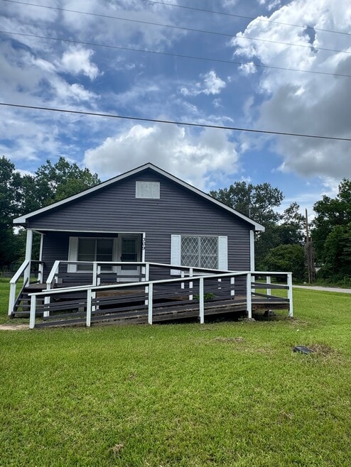 Building Photo - 309 J Johnson